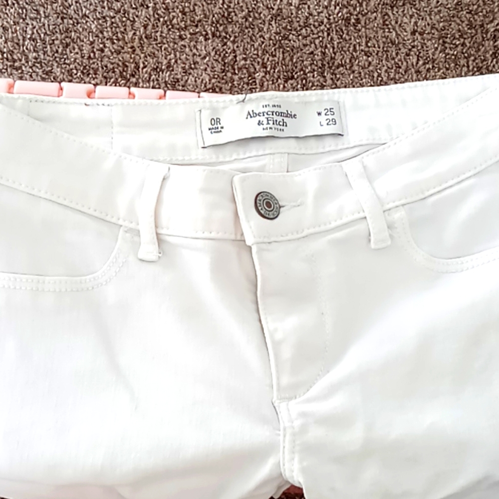 Abercrombie and fitch white pants